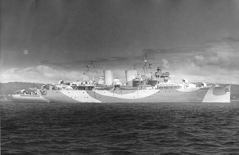 Royal Canadian Navy : HMCS Prince Robert.