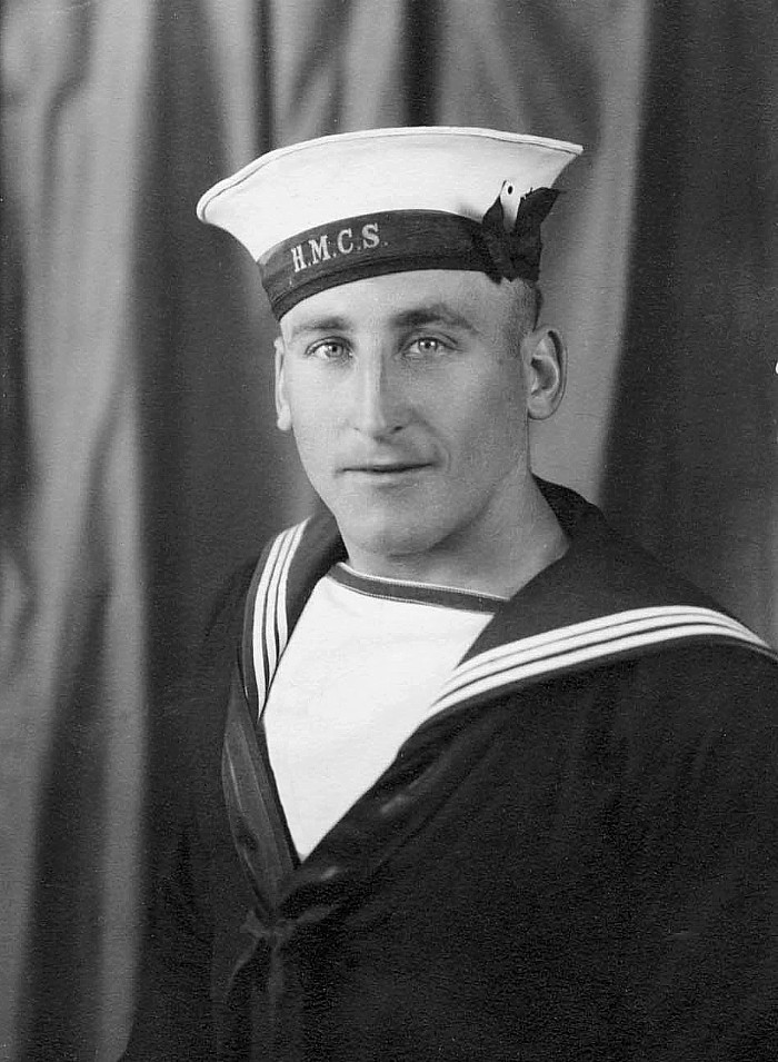 Royal Canadian Navy : Vernon Clarence Miller portrait