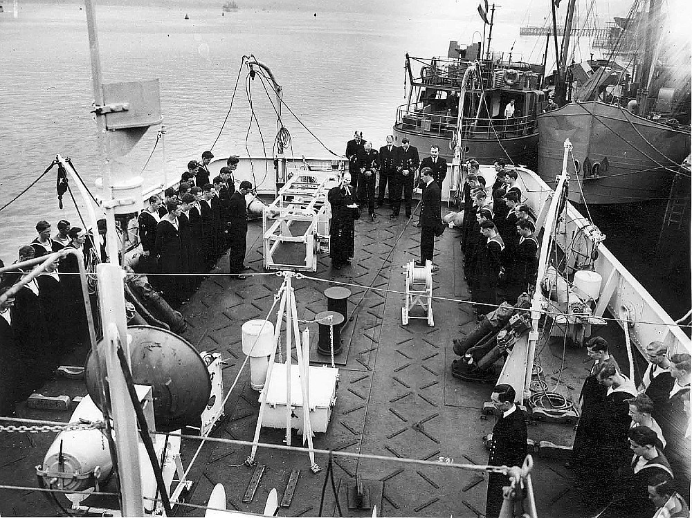 Royal Canadian Navy : Crew of HMCS Tillsonburg