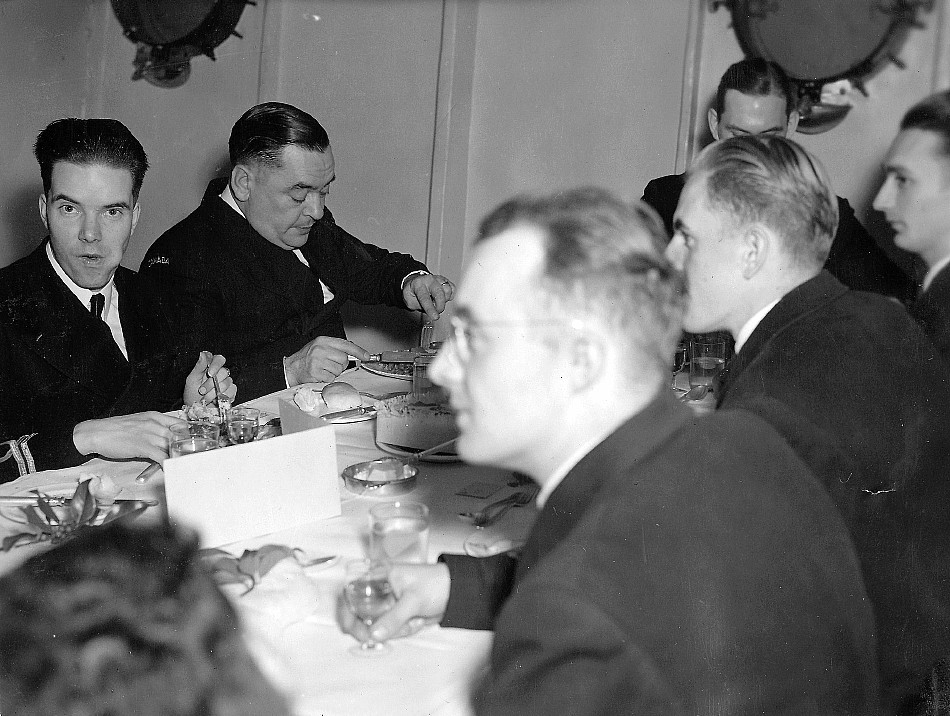 Royal Canadian Navy : Wardroom on HMCS Prince Robert.