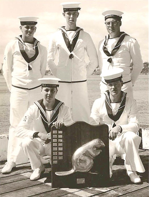 Royal Canadian Navy : recruiting poster.