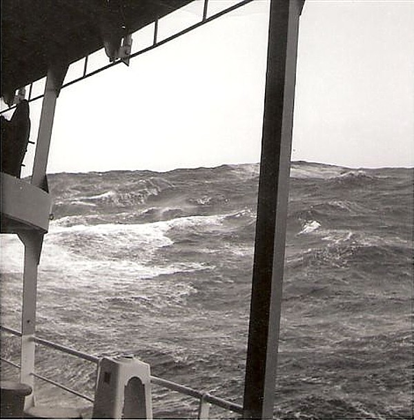 Royal Canadian Navy : HMCS Cape Breton in a storm.