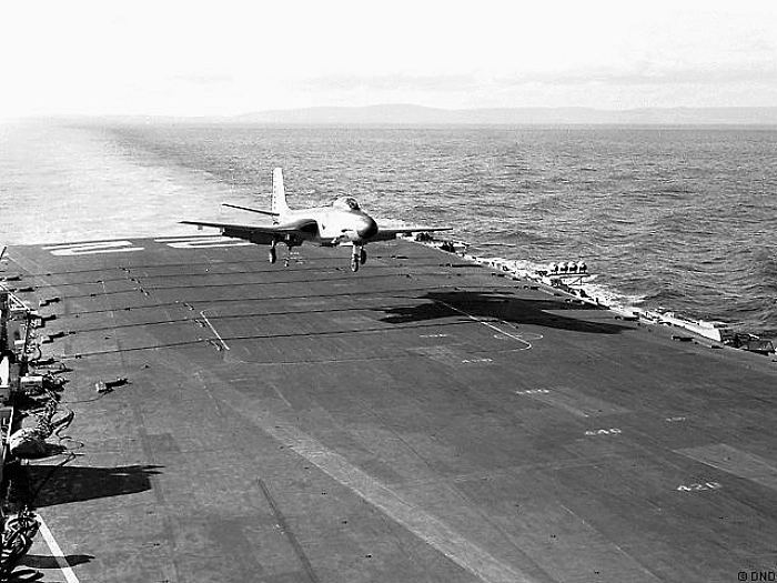 Royal Canadian Navy : HMCS Bonaventure, banshee landing
