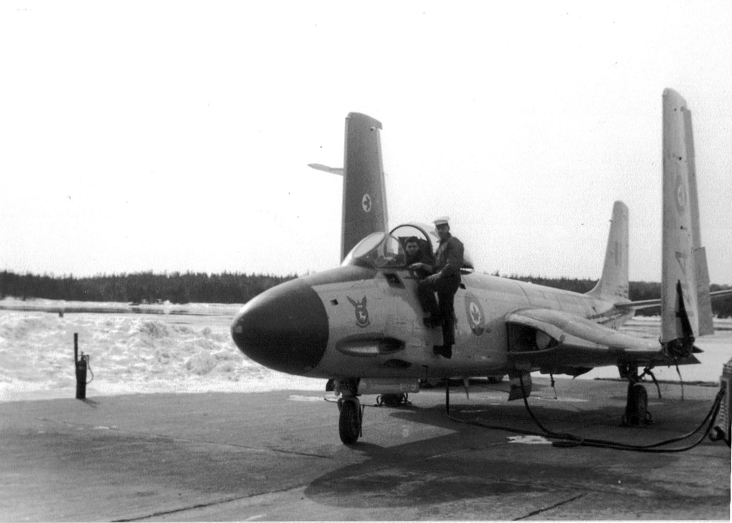 Royal Canadian Navy : HMCS Shearwater, banshee jet