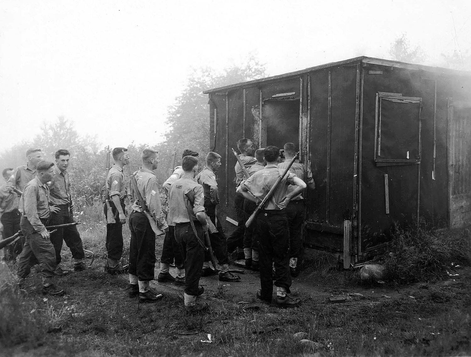 Royal Canadian Navy : HMCS Cornwallis, Saguenay Division, Assault Course, 1958