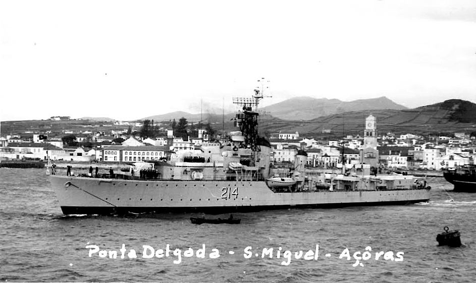 Royal Canadian Navy : HMCS Micmac in the Azores.