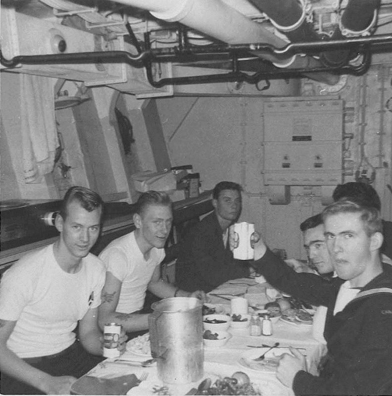 Royal Canadian Navy : crew of Tribal Class destroyer.