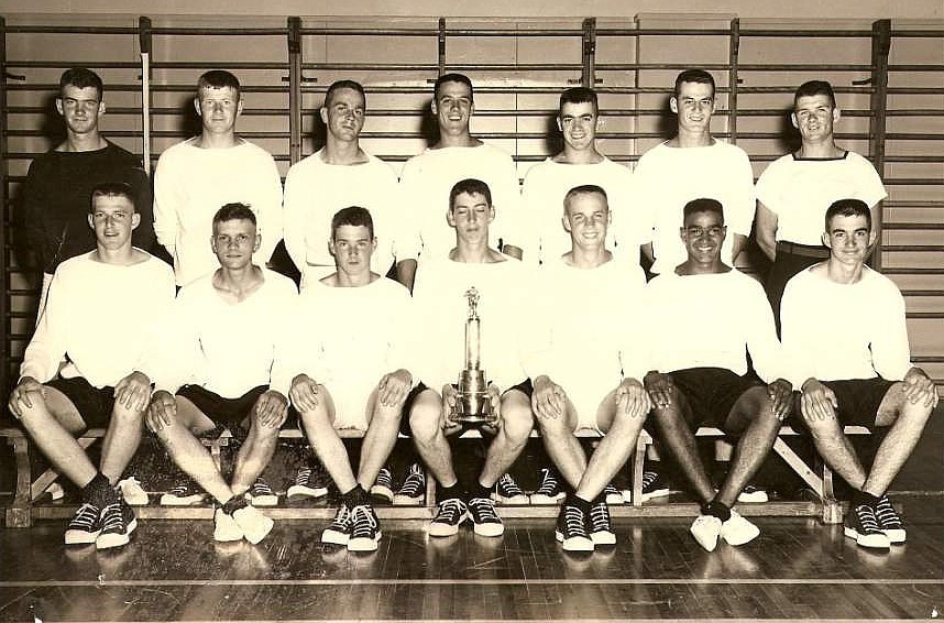 Royal Canadian Navy : Sports team at HMCS Cornwallis.