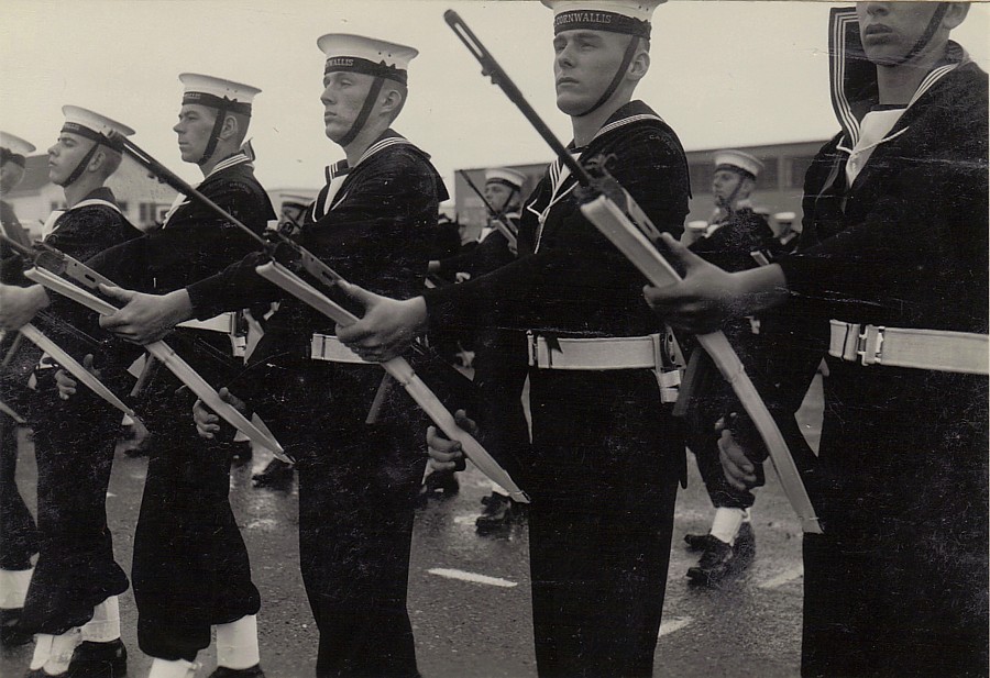 Royal Canadian Navy : HMCS Cornwallis, Sunset Guard.