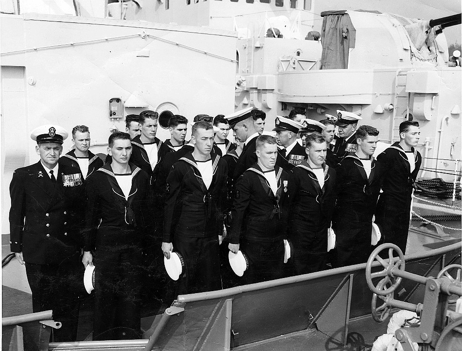 Royal Canadian Navy : Weapons Department, HMCS Stettler.